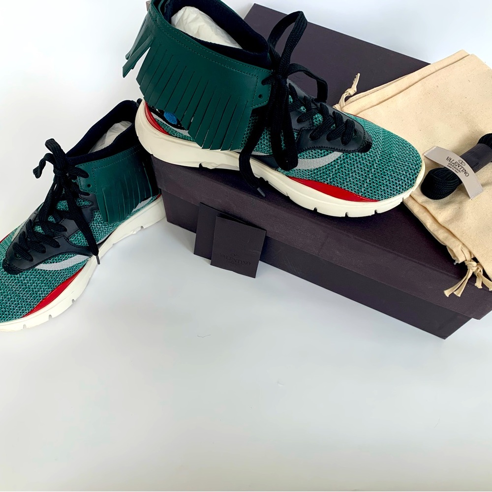 Unisex mid sneaker in emerald/black. Brand Valentino. Size 40 fits an 8.5. - Picture 1 of 7